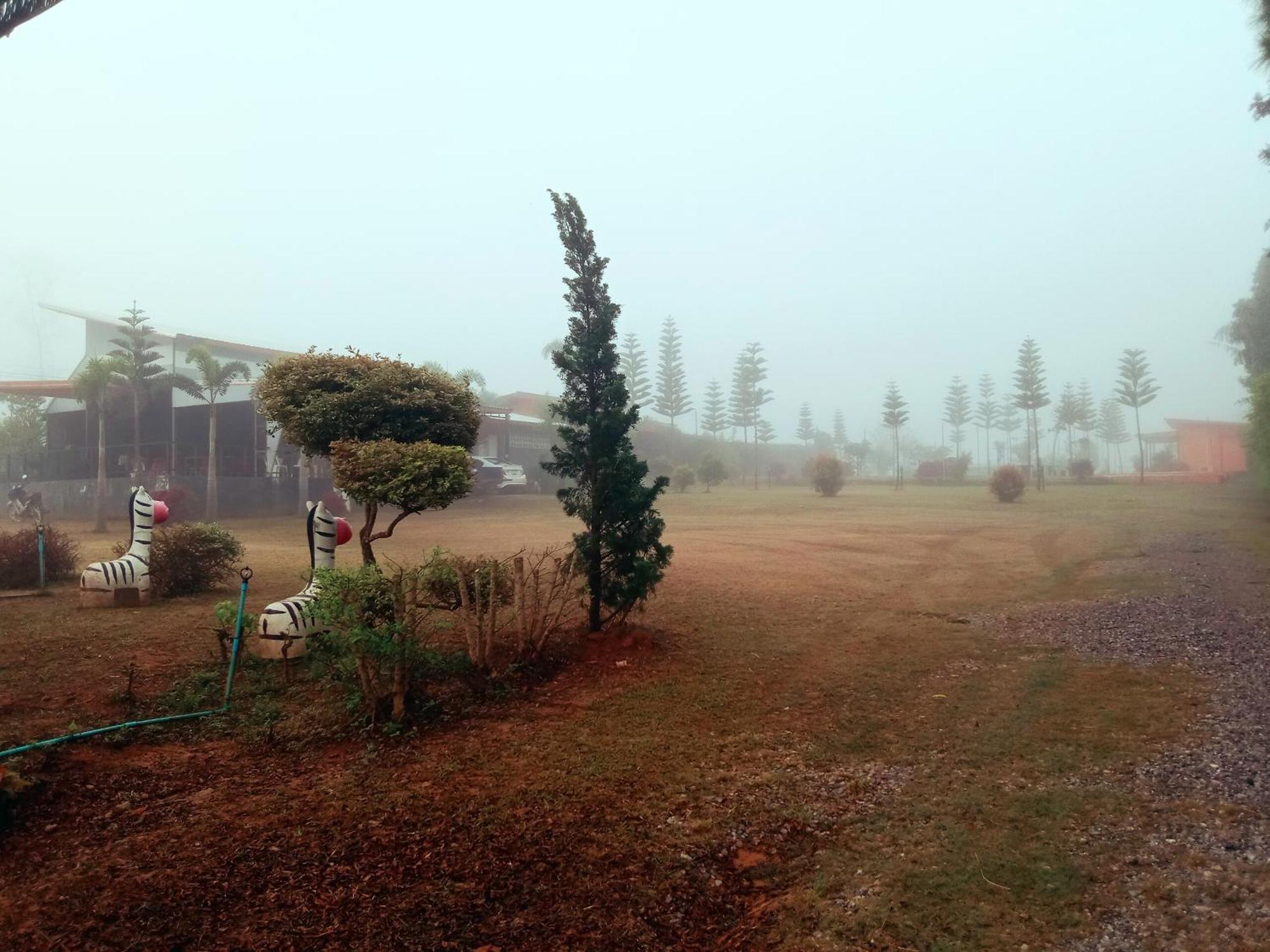 เฟรนด์แคมป์ Villa Khao Kho Exteriör bild